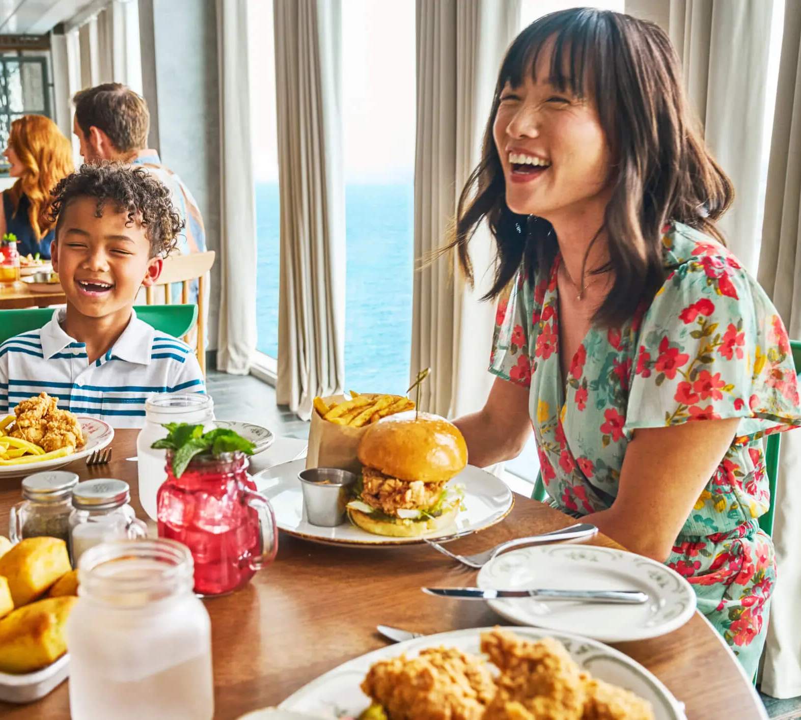RCI_WN_042022_Brand_RiverJordan_MasonJar_DiningRoom_Apr10_CAM_A_T003_1533__1_ Dining on Utopia of the Seas Royal Caribbean